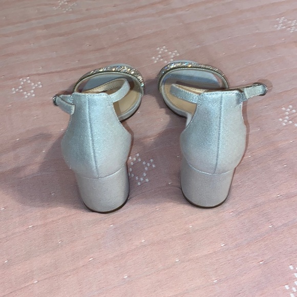 heels - Picture 2 of 5